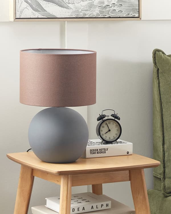 Bordlampe Hvit keramikksokkel Trommelformet 43 cm lampeskjerm i lin Design med rund fot