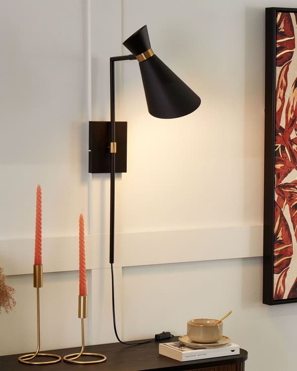 Vegglampe Svart Metall Justerbar lampeskjerm Gulldetaljer Industriell stil Moderne Belysning