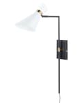 Miniatyrbilde 1 av 11: Vegglampe i hvit metall med justerbar skjerm og gulldetaljer i moderne industristil Stue Kontor Soverom