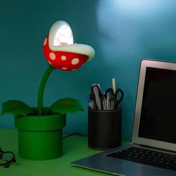 Dekorativ Lampa - SUPER MARIO - Mini Piranha Växt 21cm - LED - Vit - Modern Design