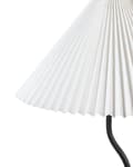 Miniatyrbilde 5 av 10: Gulvlampe med svart og hvit metallsokkel Plissert lampeskjerm i plast Vintage Retro-stil
