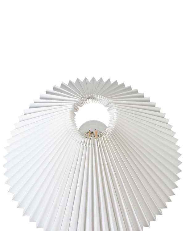 Gulvlampe med svart og hvit metallsokkel Plissert lampeskjerm i plast Vintage Retro-stil