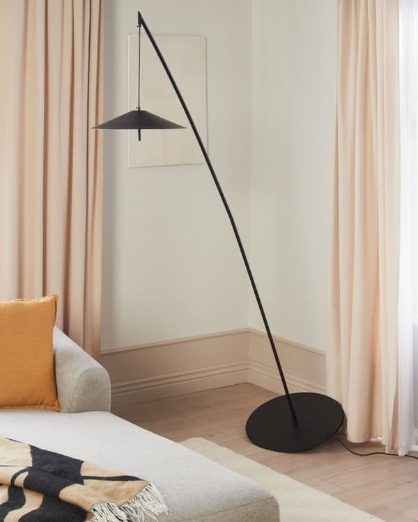 Gulvlampe Svart Metall Rund Base Konisk Skjerm Vippbar Base LED Omgivelseslys Stue Belysning