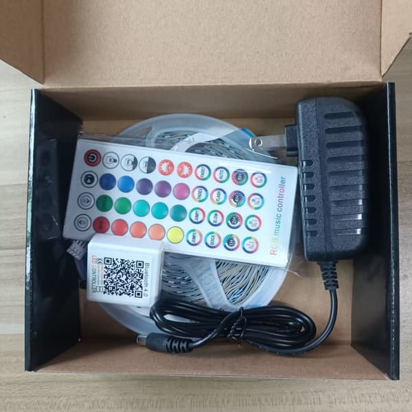 INF 16 LED Strip Light med musikkkontroller og strømforsyning 24V A