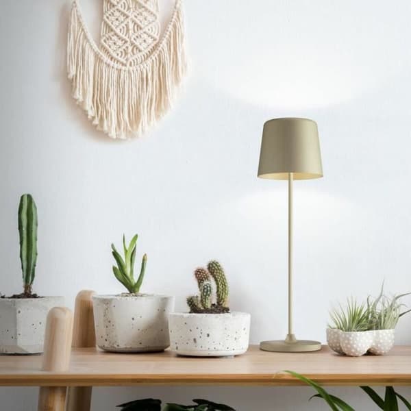 Bordslampa Brilliant Kaami Gyllene