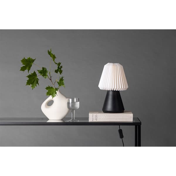 Fjällen bordlampe svart.