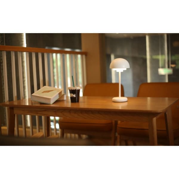 Enne Cobo -LED bordslampa, vit, uppladdningsbar