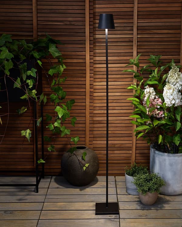 Trådløs gulvlampe Svart Jern 131 cm LED Oppladbar Justerbart lys Moderne design Utendørs- og innendørsbruk Bærbar lampe Belysning