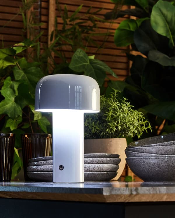 Trådløs bordlampe Hvit Metall 21 cm LED Oppladbar USB Justerbart lys Moderne design Utendørs- og innendørsbruk Bærbar lampe Belysning