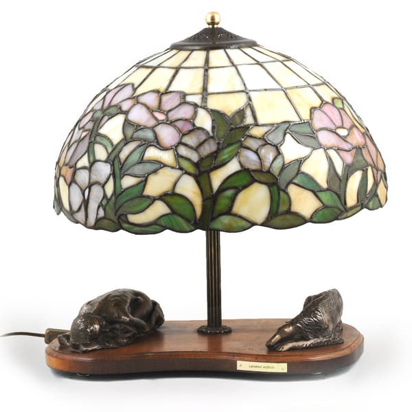 Russisk Borzoi, Borzoi, Barzoi - lampe med en farvet glas lampeskærm, bordlampe med en hundestatuette, retro interiørdesign af Art-Dog