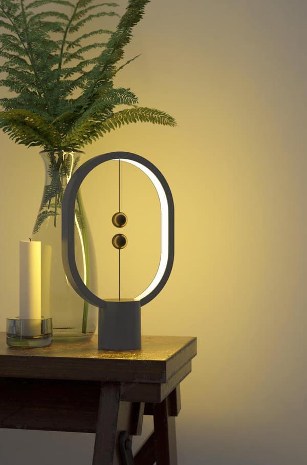 Heng Balance Lampe Ellipse Mini USB-C - Kompakt LED-lampe med magnetkontakt
