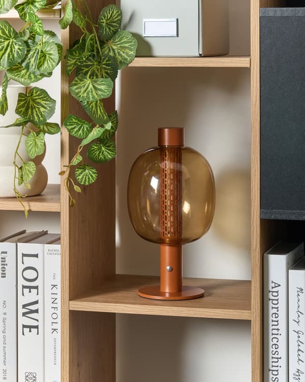 Bordlampe Brun LED Trådløs Aluminium Glassskjerm Innendørs Moderne Design