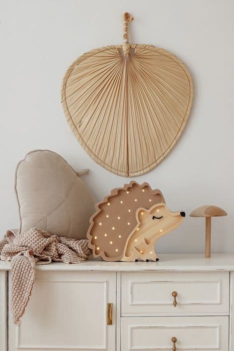 'HEDGEHOG-Lampa med LED Vessla H25cm Höst brun Little Lights'