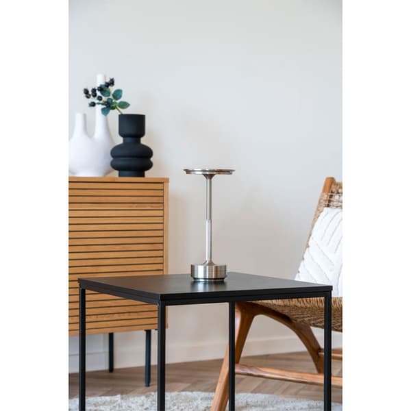 Lyneham bordlampe LED oppladbar sølv dekor.