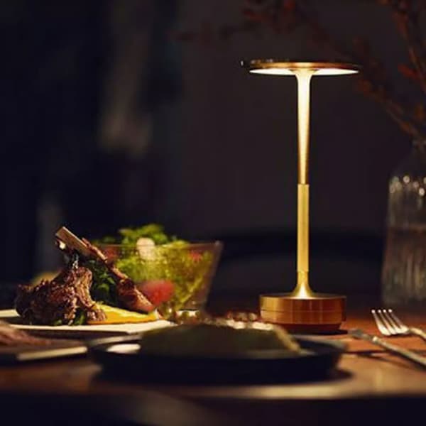 Bordslampa/nattlampa med touchkontroll och USB-laddning - Guld