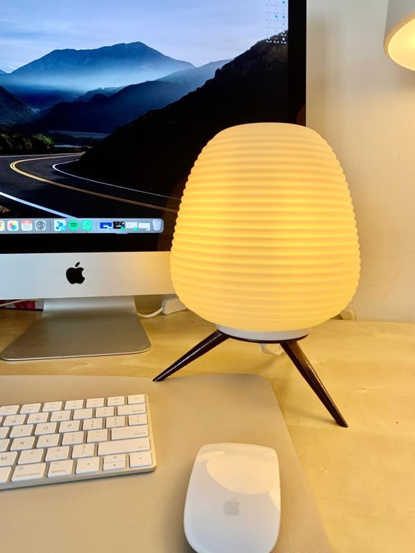 Hive T - moderne bordlampe - glaskokon