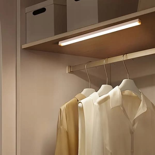 Selvklæbende LED Bevægelsessensor Lys 20cm Nat USB Til Garderobe Under Møbler
