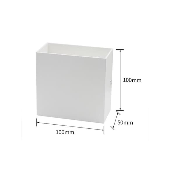 Modern fyrkantig vägglampa i aluminium med kabelansluten upp- och nedåtriktad belysning, lämplig för rum och trappor.
