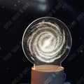 Miniatyrbild 3 av 4: Skrivbordslampa 3D - TEKNIKRABATT - Vintergatan - Akrylpanel - LED - Hållbar