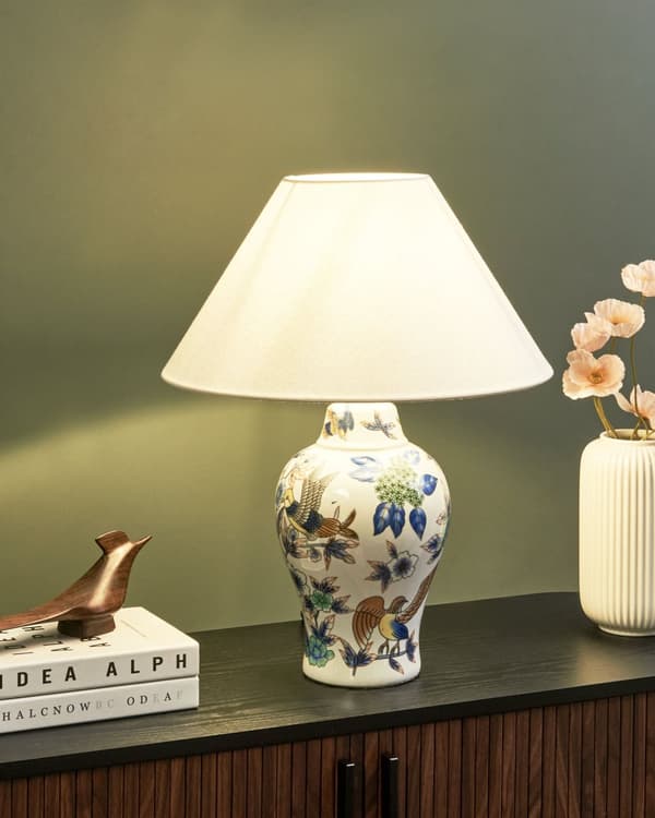 Bordlampe Hvid porcelænsfod Link Bell med blomstret patte Belysning Stilfuld