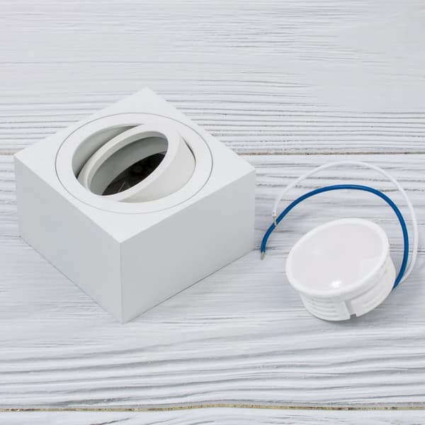 Utanpåliggande HALOGEN Spot Tube Flyttbar Fyrkantig Vit 50mm