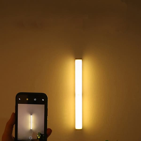 Trådlös LED Lampa med Rörelsesensor och Magnetfäste