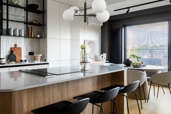 VICENZA HÄNGLAMPA SVART KROM 4-FLATT VIT LAMPSKÄRM E14