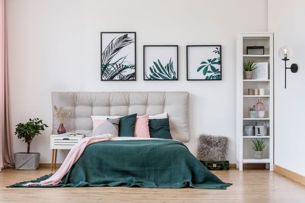 SIENA SORT VÆGLAMPE 1-PLA TRANSPARENT LAMPESKÆRM E14