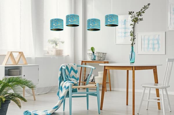 HÆNGENDE LOFTSLAMPE EDDERKEMØNSTER LAMPESKÆRM GULD