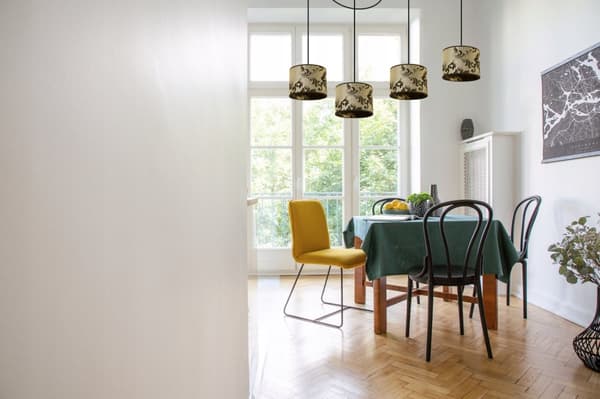 HÆNGENDE LOFTSLAMPE EDDERKEMØNSTER LAMPESKÆRM GULD