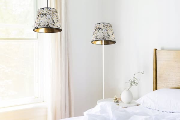 GOLVLAMPA STÅENDE METALL LAMPSKÄRM KONMÖNSTER