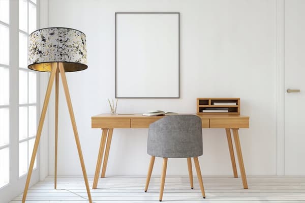 GOLVLAMPA STÅENDE STATIV TRÄ LAMPSKÄRM 45CM