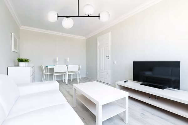 TAKLAMPA HÄNGANDE LJUSKULLAR LOFT ELEGANTA VITA GLASKULAR