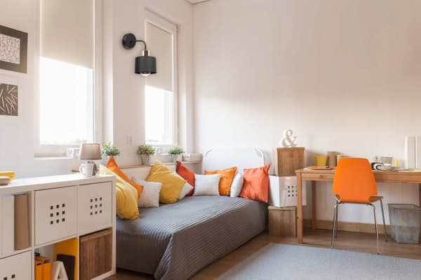 UNIK LAMPA VÄGGLAMPA ELEGANT METALLSKÄRM