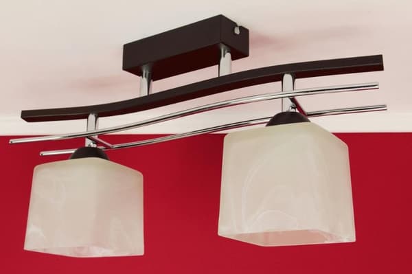 Lampa med Chrome Elements ljuskronatak