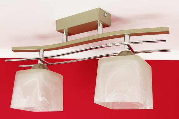 Lampa med Chrome Elements ljuskronatak