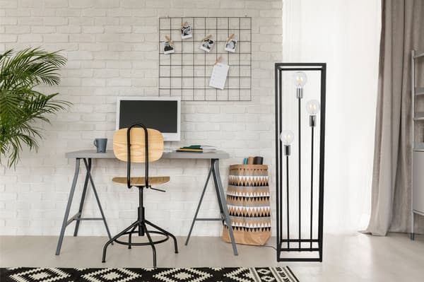 GOLVLAMPA STÅENDE METALL SVART 130 CM