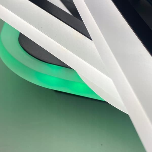 RINGHÄNGANDE TAKLAMPA RGB-FÄRGER LED-FJÄRRKONTROLL