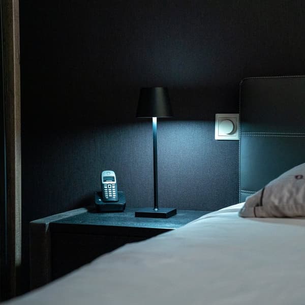 BREND Trådlös bordslampa för inomhus och utomhus – Dimbar – Vit