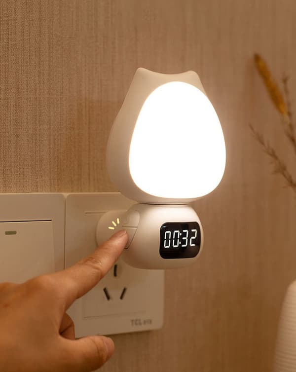 Plug-in kello yövalo kaukosäädin silmien suojauslamppu makuuhuoneen unilamppu pehmeä valo pistorasia yöpöytä valaisin