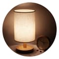 Miniatyrbillede 2 af 5: Enkel bordlampe i træ med lampeskærm i hør
