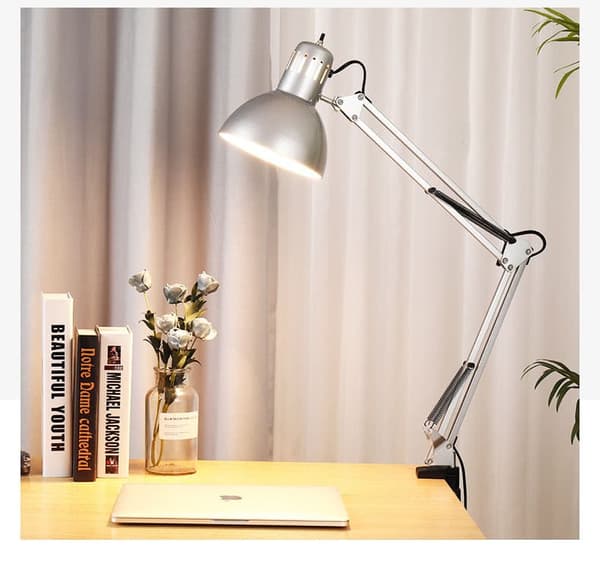 Bordlampe med drejearm og knapkontrol - perfekt til boglæsning