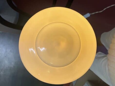 Bordslampa Valter Mässing/Opal Beige