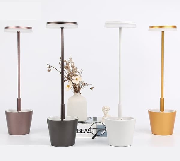 OBOSOE Bordlampe Trådløs / LED Lys / Skrivebordslampe
