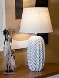 Miniatyrbild 5 av 6: FURNLUX BORDSLAMPA BLAD GULD 35CM
