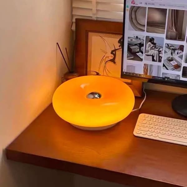 OBOSOE Bordlampe/ Skrivebordslampe - LED Lampe - Tre Lyse Farver