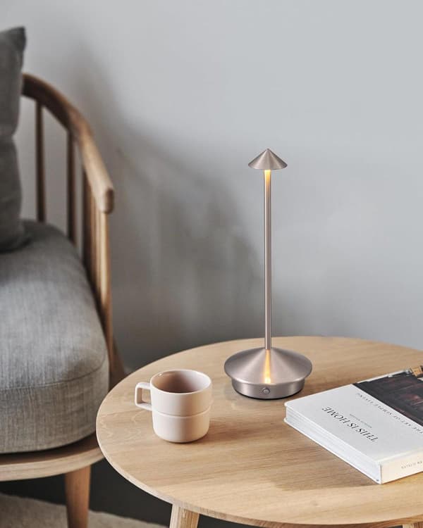 OBOSOE Bordlampe / Skrivebordslampe - Trådløs LED Lampe