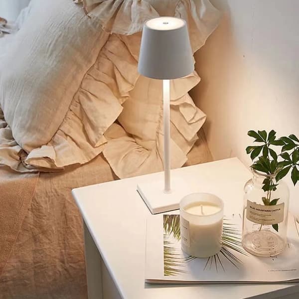 Bordslampa LED med touch - trådlös - 4 färger