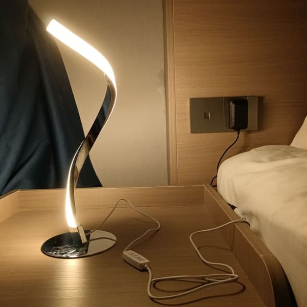 OBOSOE moderne spiralbordlampe med LED, Touch Control, 3 farver og trinløs lysdæmper, natbordslampe til soveværelse og stue