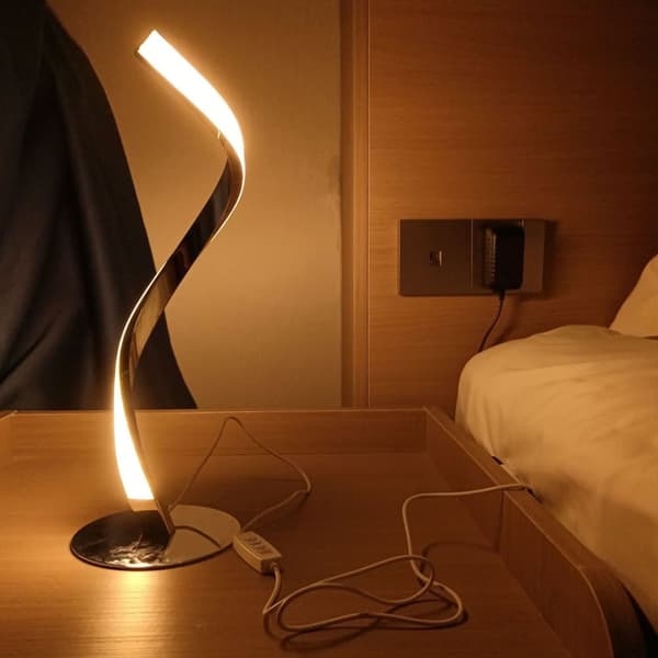 OBOSOE moderne spiralbordlampe med LED, Touch Control, 3 farver og trinløs lysdæmper, natbordslampe til soveværelse og stue